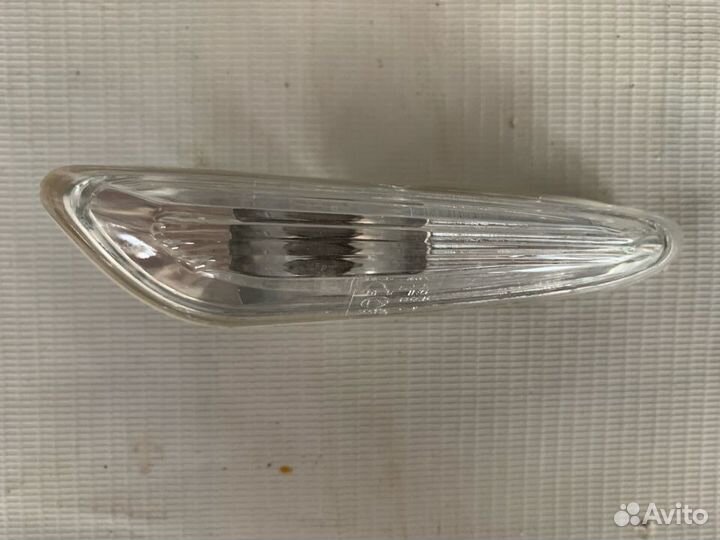 Повторитель на крыло левый белый BMW X3 E83 (2004