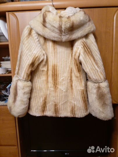 Полушубок женский искусственный.44-46 р-р