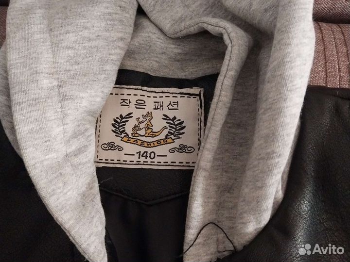 Плащ для девочки 140 размер. Б/у