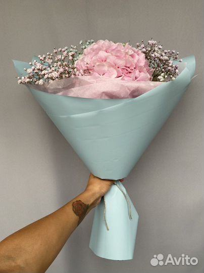 Букет с гортензией