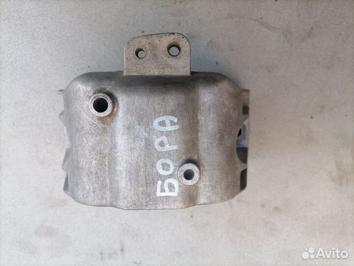 Опора двигателя правая VW Golf IV/Bora 1997-2005
