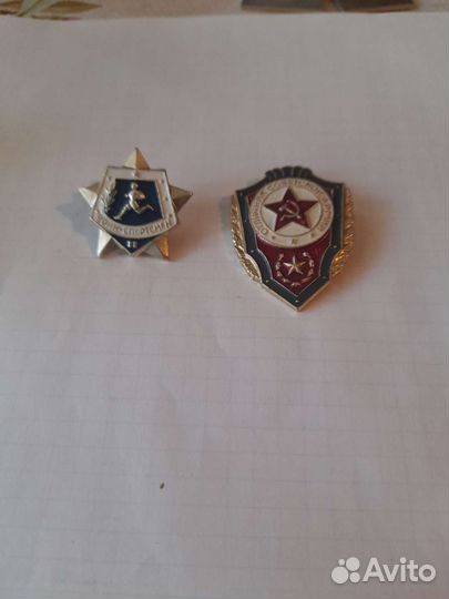 Значки, знаки, медали