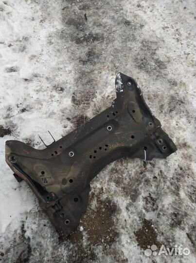 Передний подрамник Пежо 307