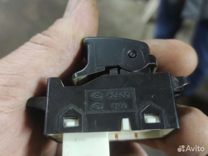 Кнопка стеклоподьемника sonata