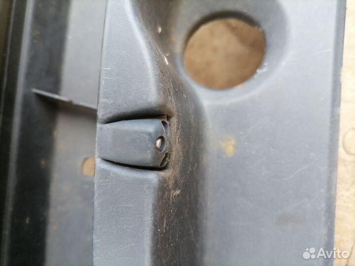 Жабо решетка стеклоочистителя Hyundai Solaris