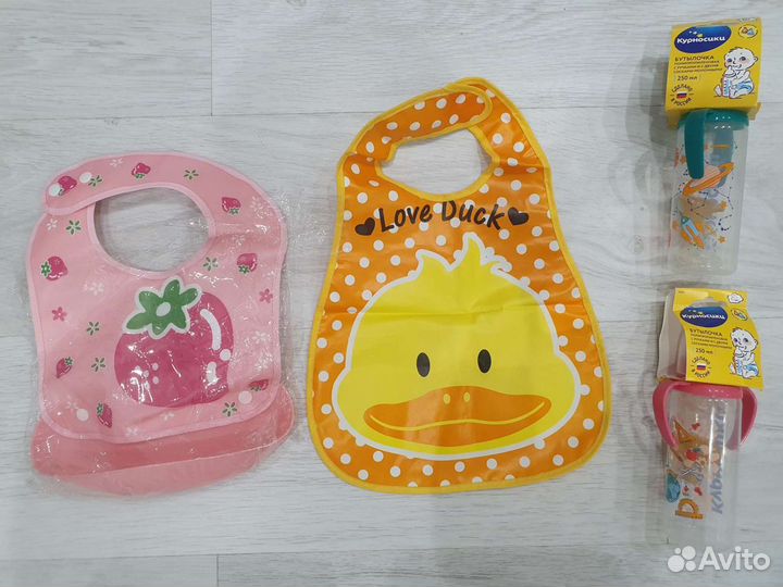 Слюнявчики, бутылочки