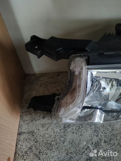Фара левая Toyota Land Cruiser Prado 150