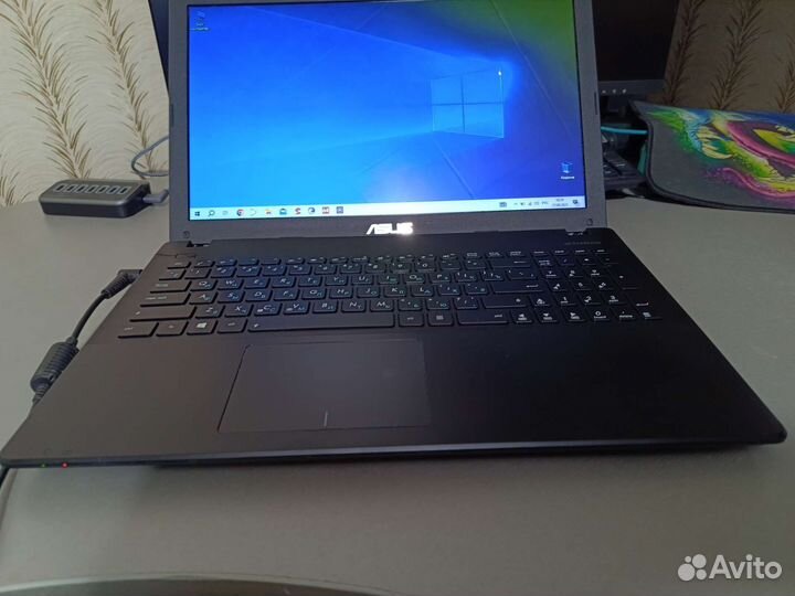 Asus: 15,6, intel 4 ядра, 4gb, Hd, ssd+hdd