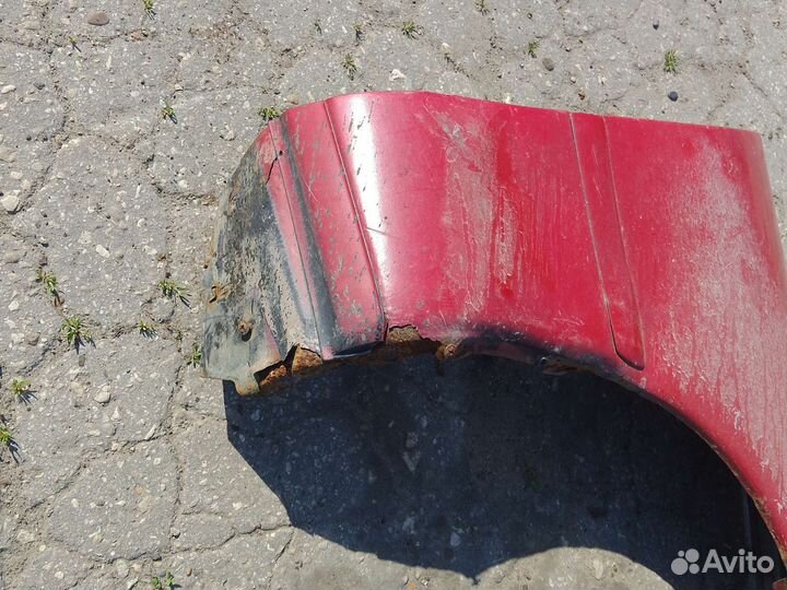 Крыло переднее правое Mazda 626