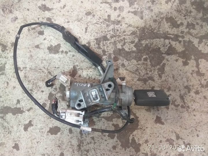 Замок зажигания на Пежо 4007 2010 года