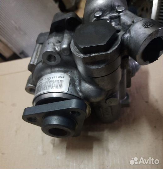 Насос Гур Audi A4 b8 3.2 cala