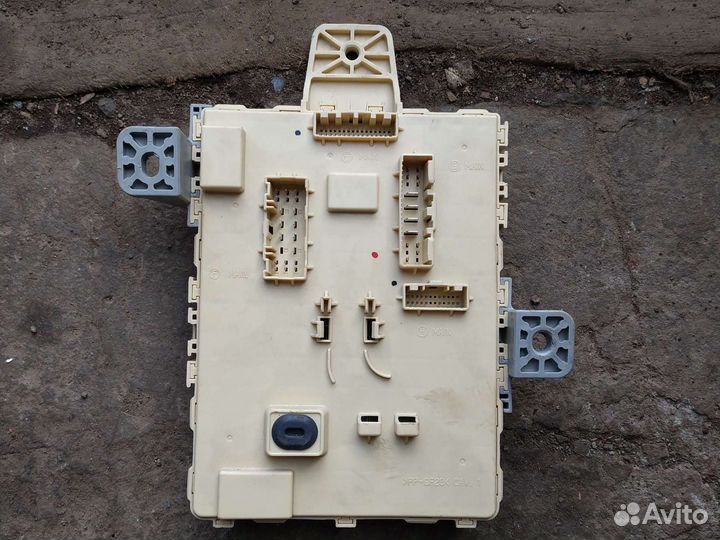 Блок предохранителей hyundai grand santa fe 2018 г