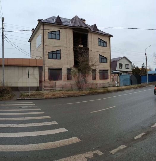 Коттедж 393,5 м² на участке 1,9 сот.