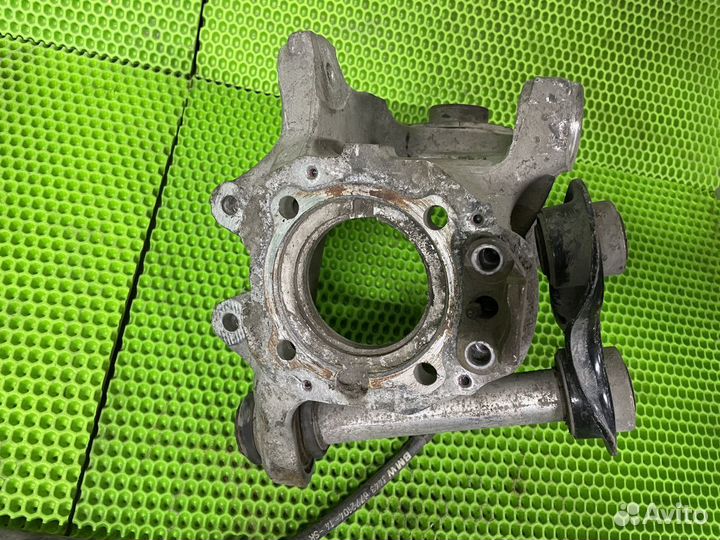 Кулак задний правый BMW X5 E70 2007-2013