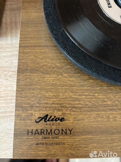 Виниловый проигрыватель