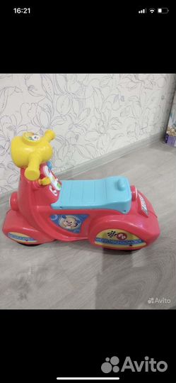 Каталка скутер Fisher Price