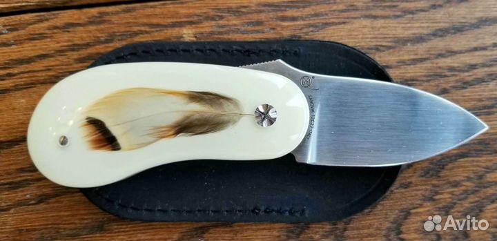 Уникальный карманный нож Orvis Feather Inlay Knife