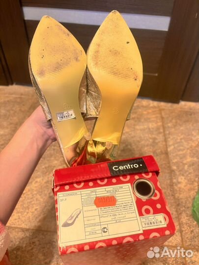 Туфли босоножки 37 размер золото