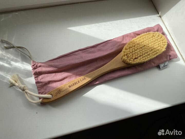 Щетка массажная Marble Lab