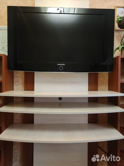 Полка стеллаж под телевизор и другие вещи