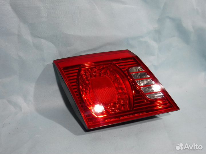 Фонарь левый внутренний Kia Magentis 1 / Optima 1