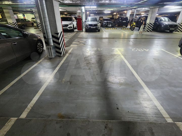 Машиноместо, 14 м²