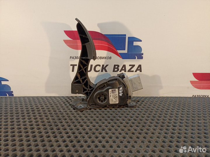 Педаль газа