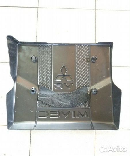 Декоративная крышка двигателя Mitsubishi Pajero 4