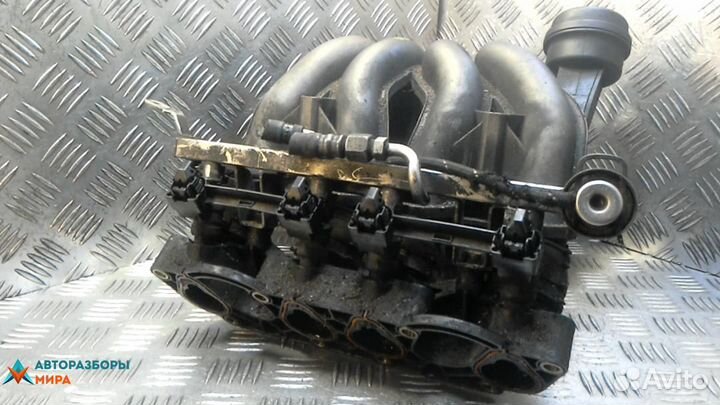 Коллектор впускной Volkswagen Passat B5 2001