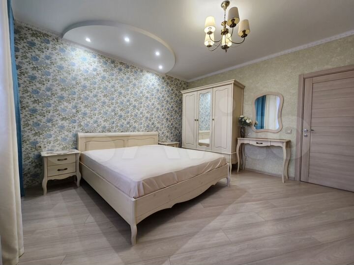 3-к. квартира, 91 м², 10/17 эт.