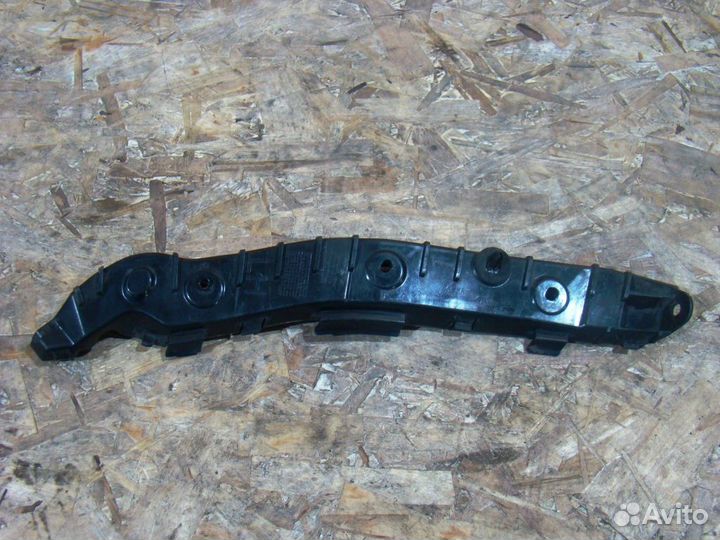 Ssang Yong Actyon Направляющая заднего бампера L