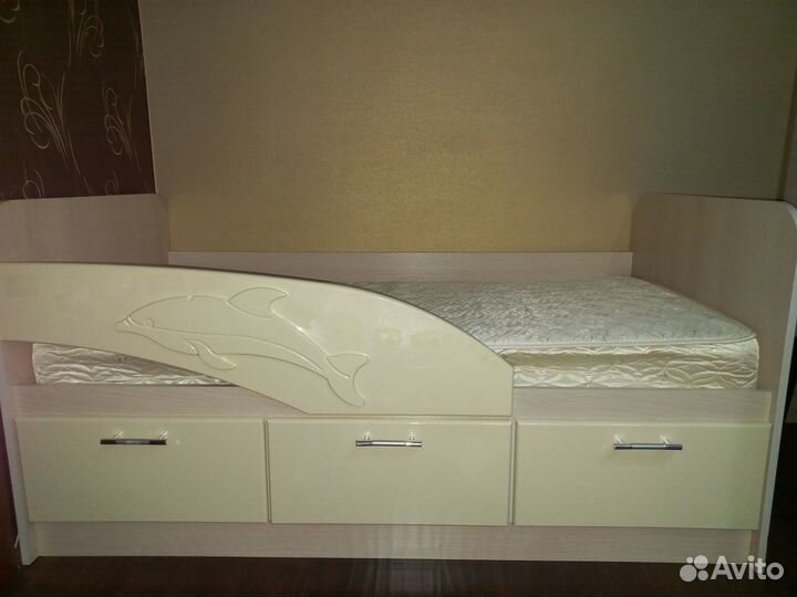 Детская кровать с матрасом бу