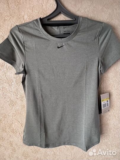 Футболка Nike Dri FIT женская S