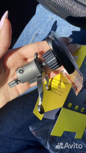 Магнитный держатель для телефона автомобильный