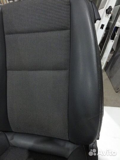 Сиденья комплект Opel Astra Gtc H Z16XER 1.6 2007