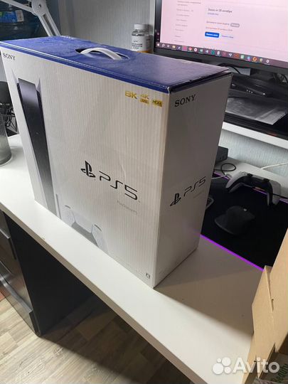 Коробка от Sony Playstation 5 с CD приводом