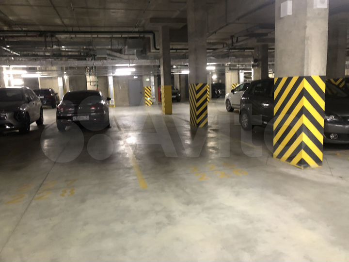 Машиноместо, 14 м²