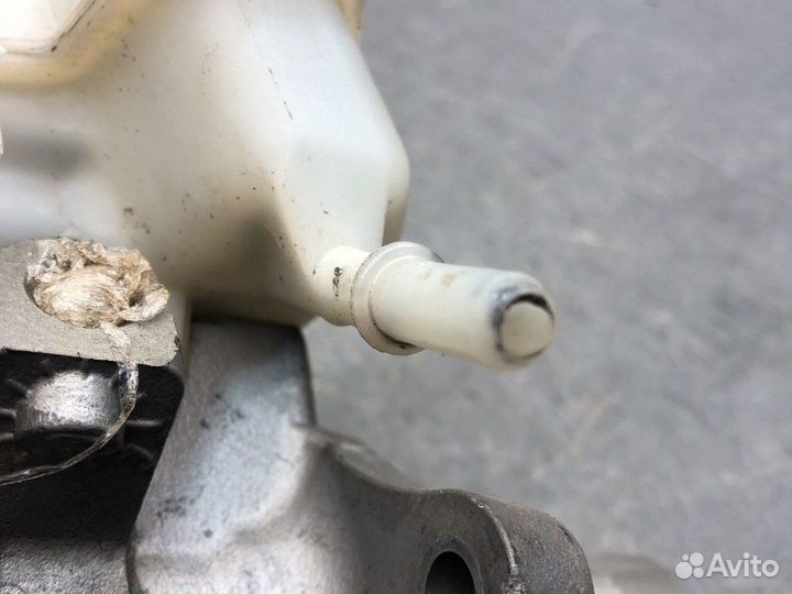 Главный тормозной цилиндр Ford Fusion