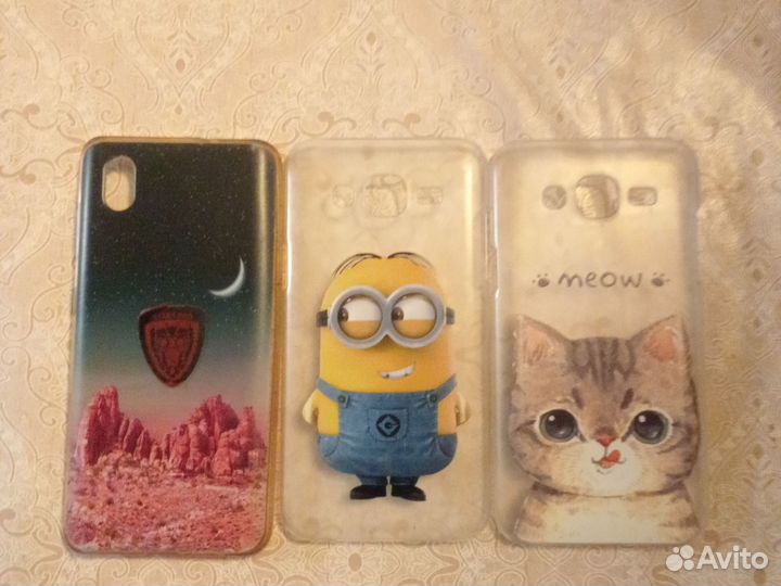 Чехлы. 2 на Samsung g500,1 на zte blade A3 2020