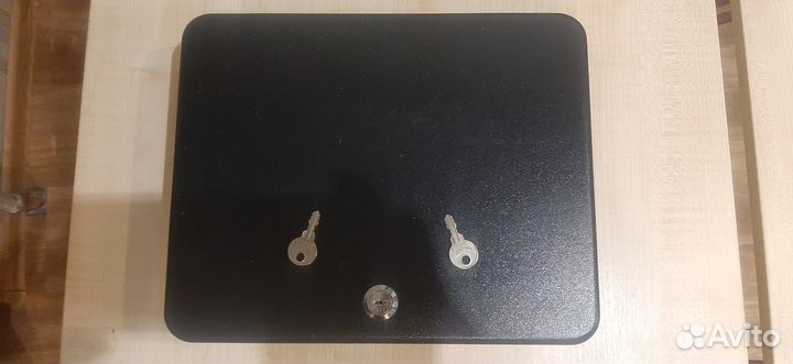 Продам шкаф ключницу