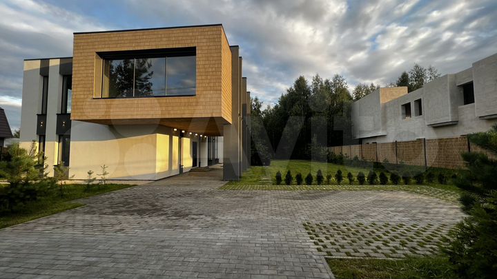 Дом 260 м² на участке 11 сот.