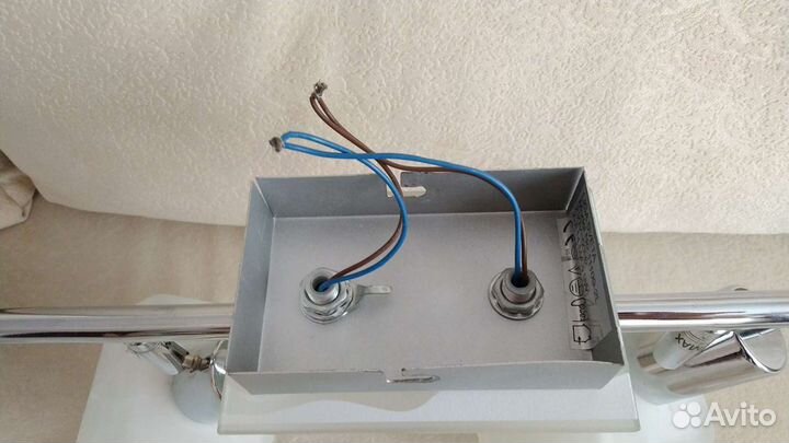 Светильник с регулирующимися плафонами