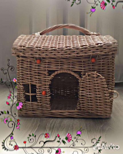 Корзинка домик из бумажной лозы