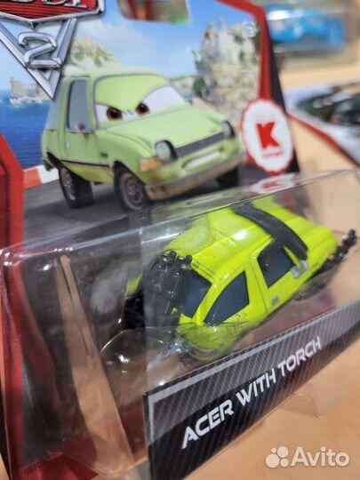 Машинка из мультфильма Тачки Эйсер