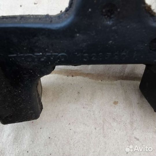 Крепления радиатора Вольво 940 960 91-98г