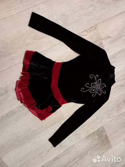 Костюм для фигурного катания