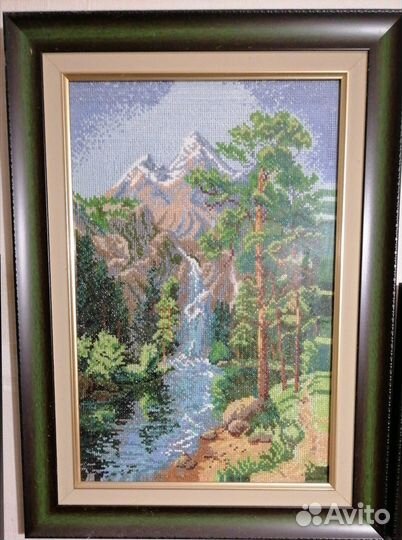 Картины из бисера и вышитые