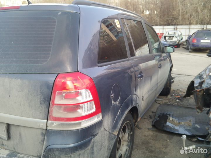 Opel Zafira B 2005-2012 в разборе