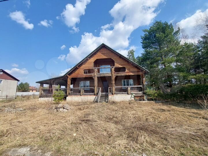 Дом 336,2 м² на участке 8,8 сот.