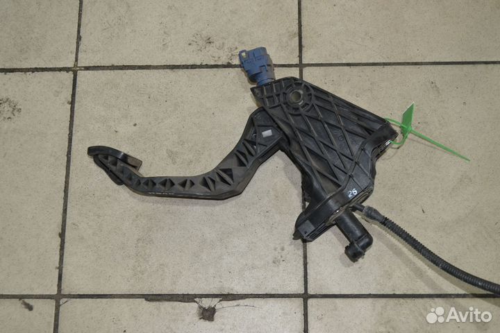 Педаль сцепления Volkswagen Polo 5